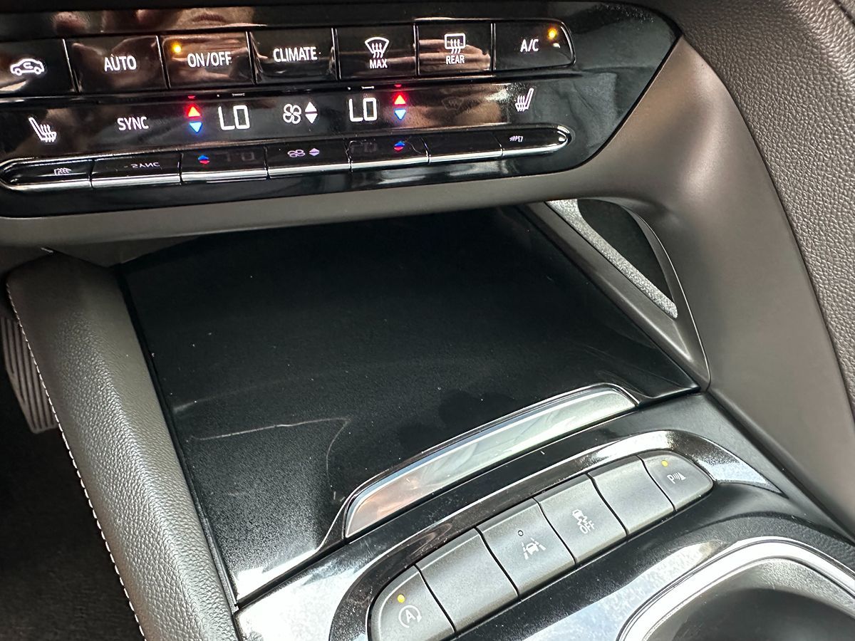 2023 Buick Envision Essence photo 14