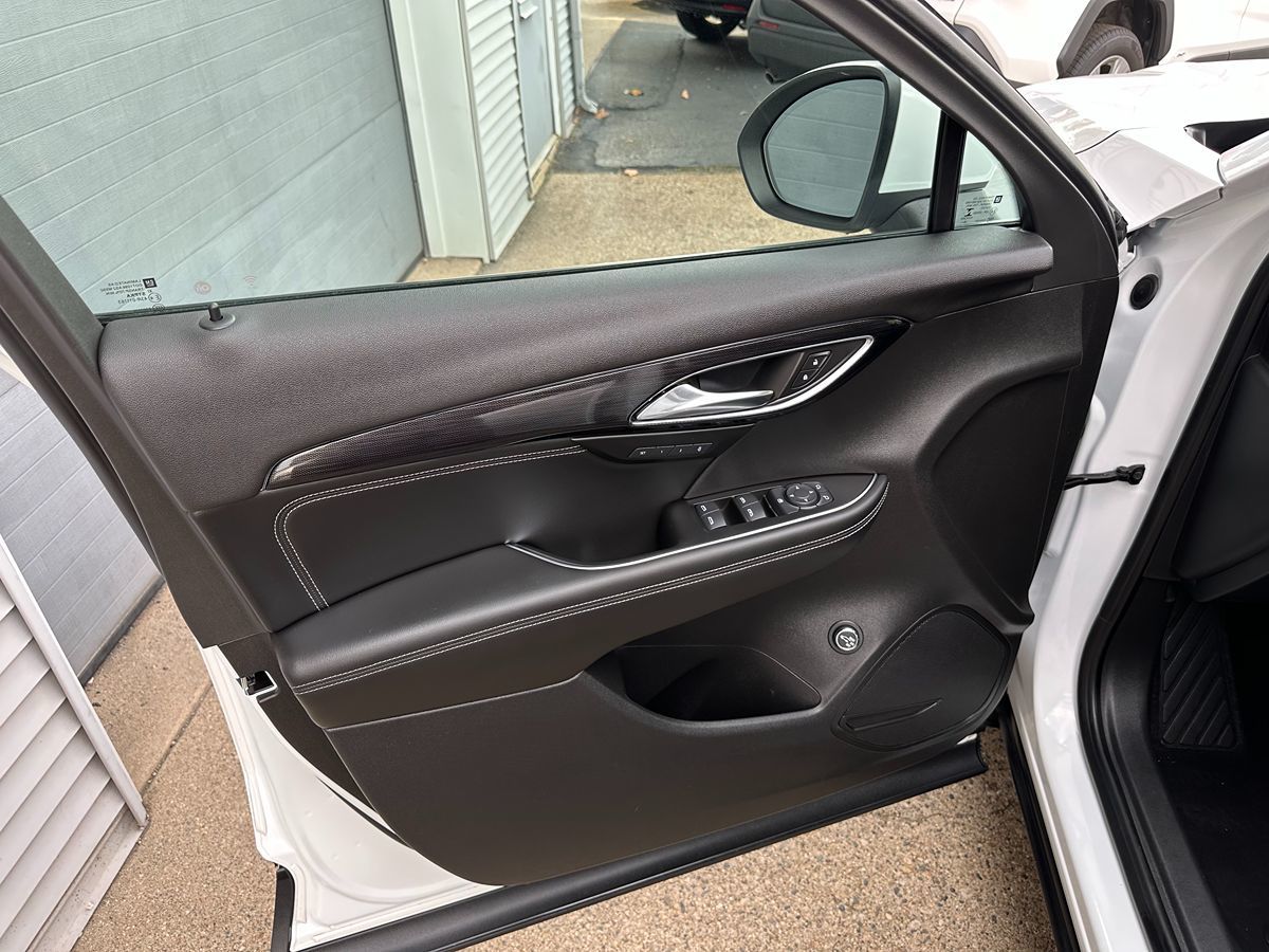2023 Buick Envision Essence photo 22