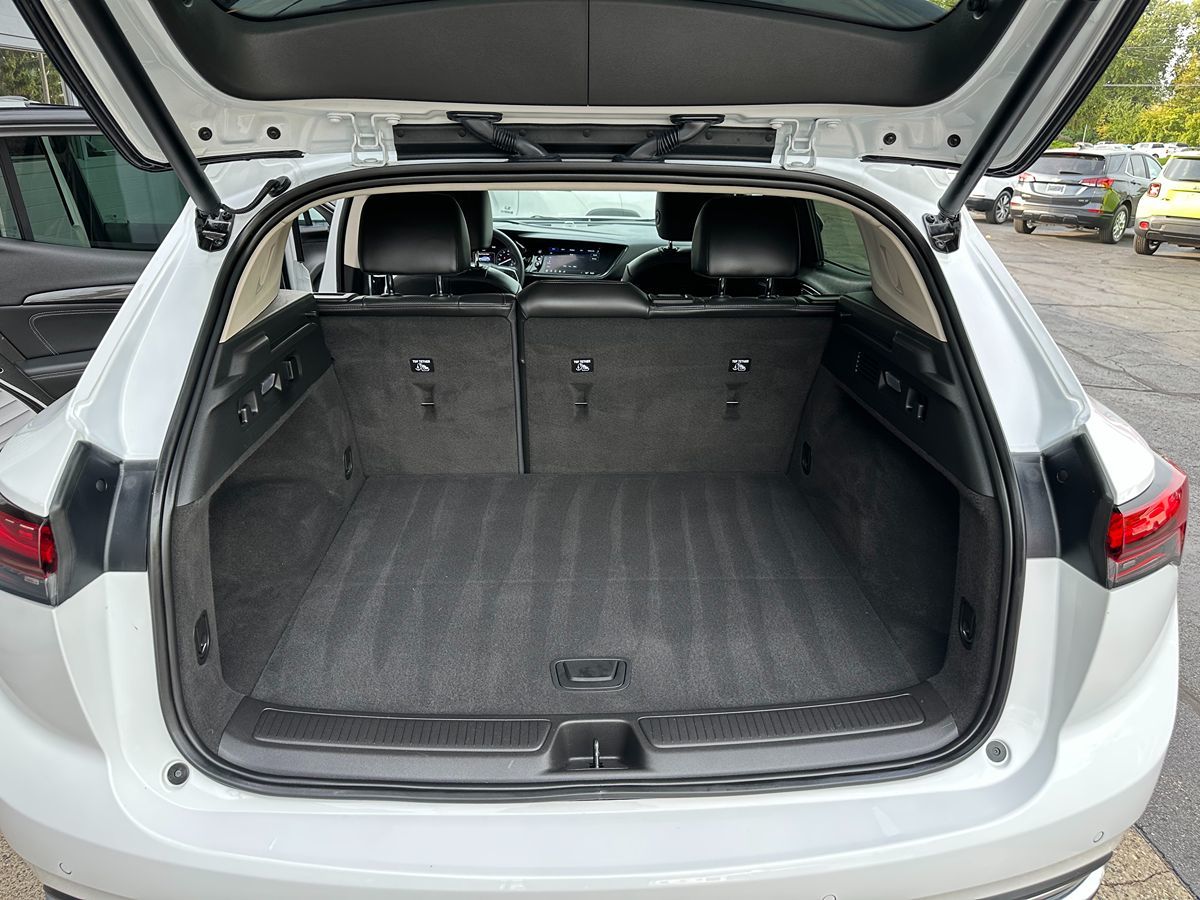 2023 Buick Envision Essence photo 24