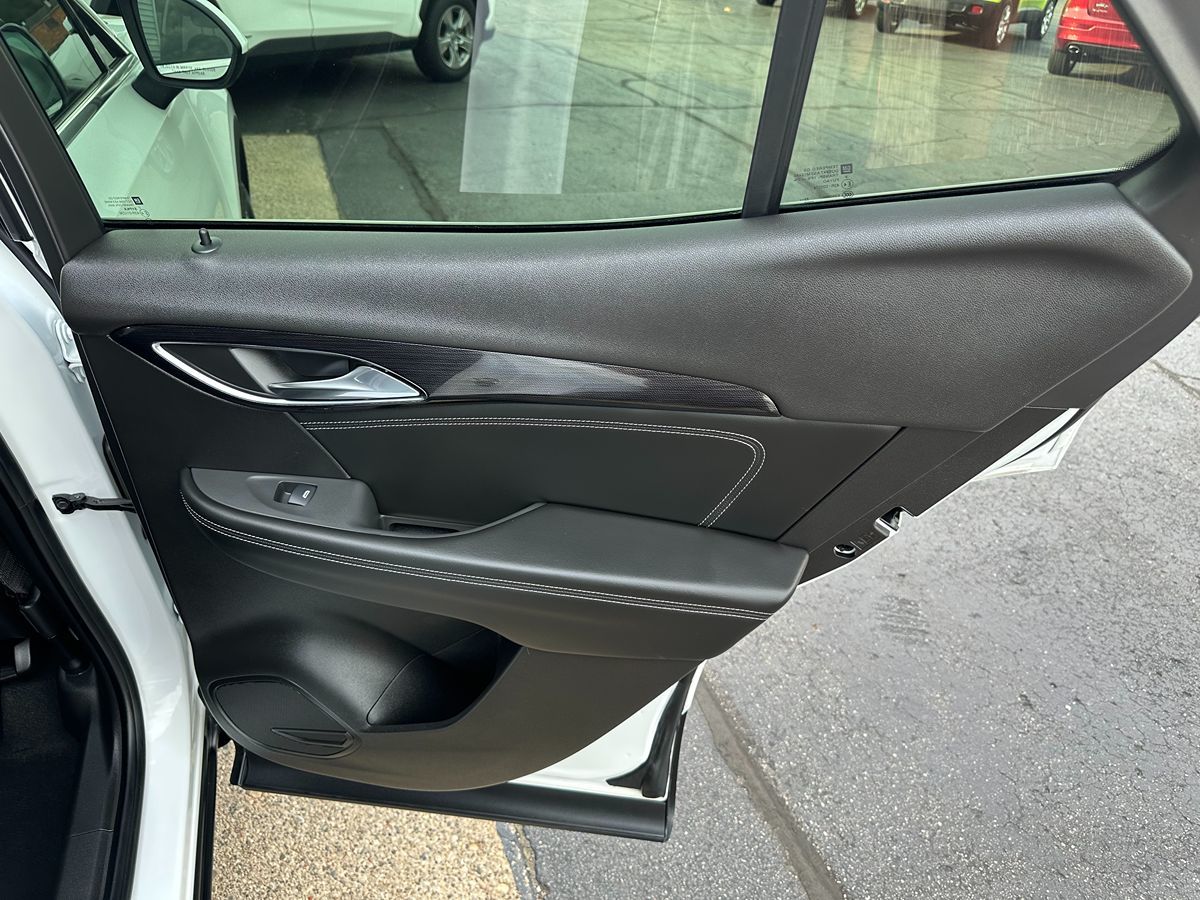 2023 Buick Envision Essence photo 25