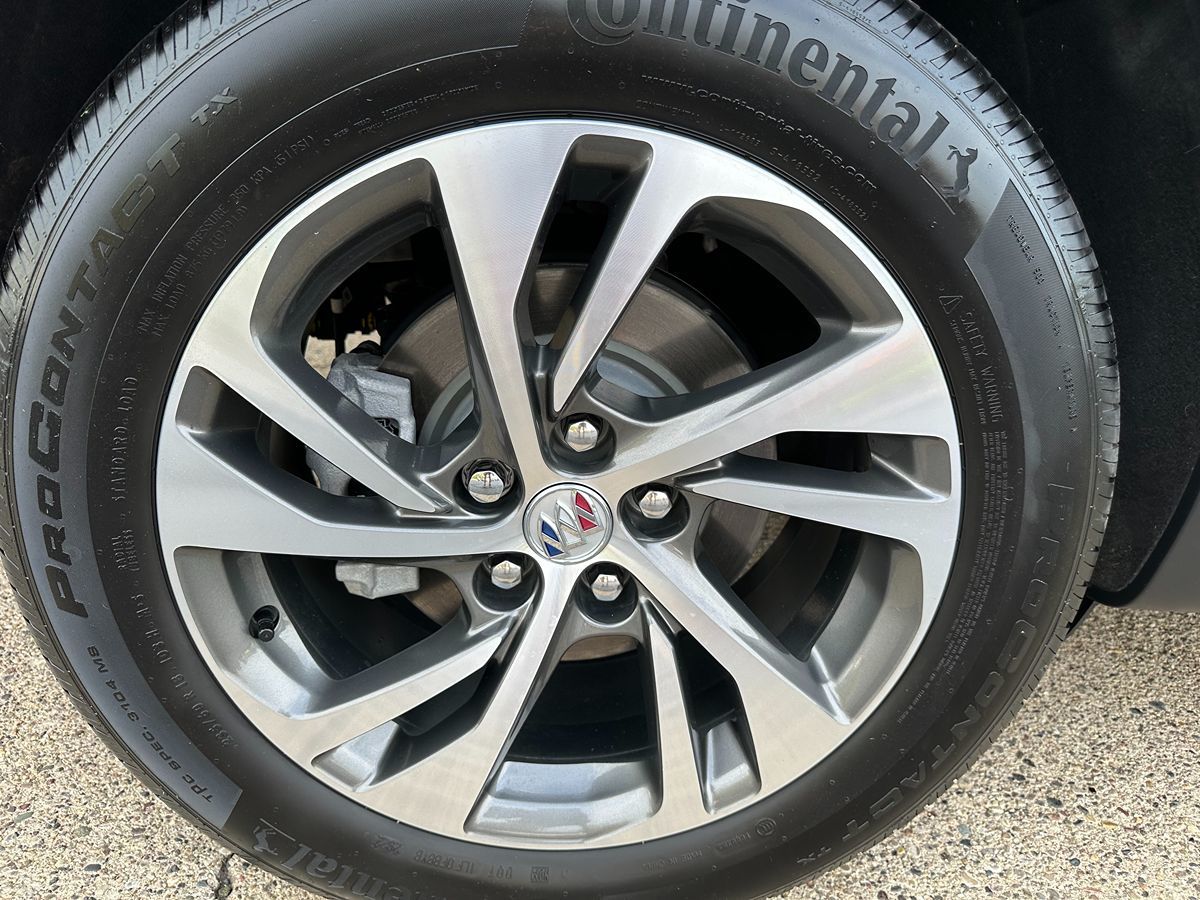 2023 Buick Envision Essence photo 29