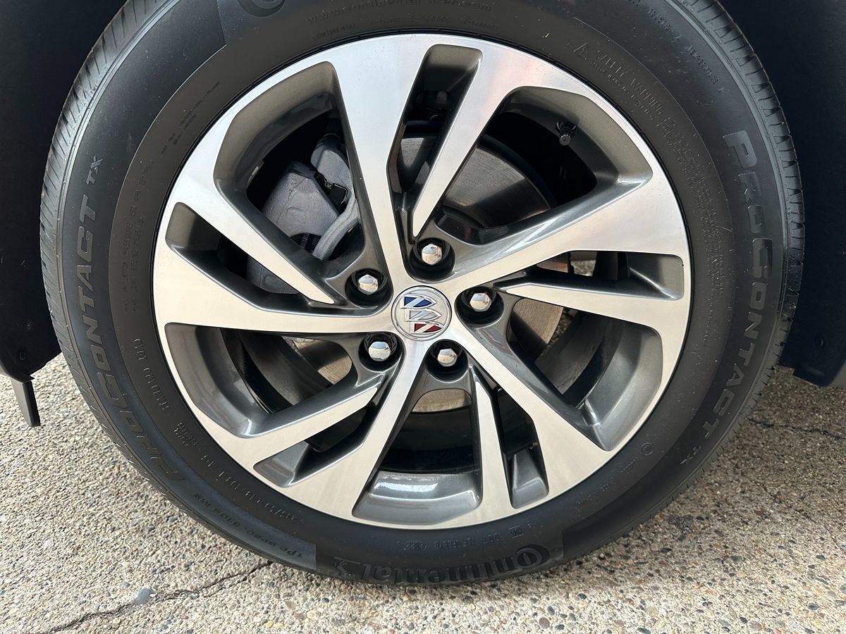 2023 Buick Envision Essence photo 32