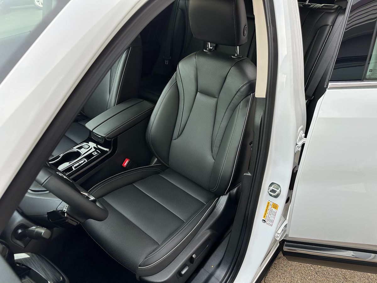 2023 Buick Envision Essence photo 27