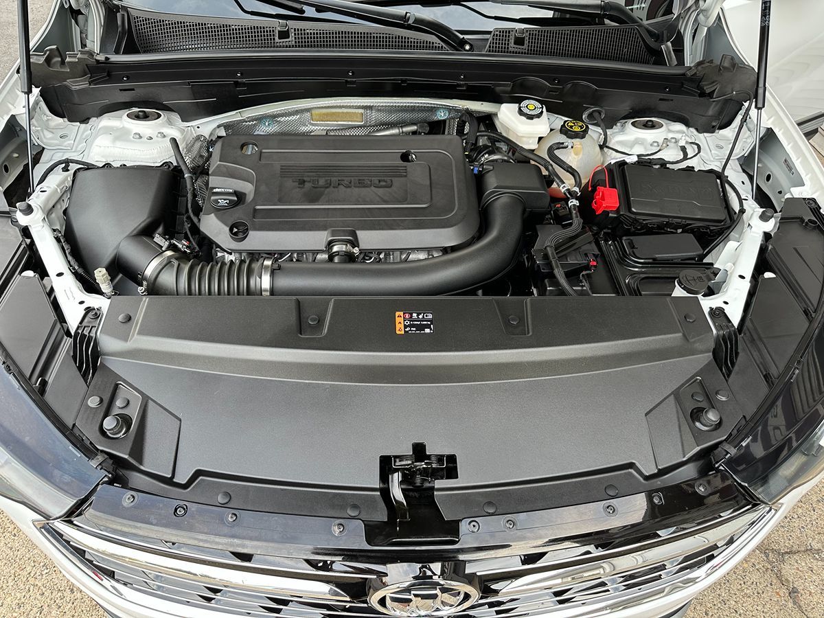 2023 Buick Envision Essence photo 33