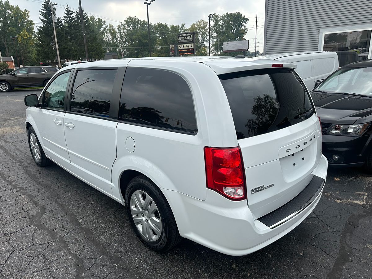 2017 Dodge Grand Caravan SE SXT Express photo 3