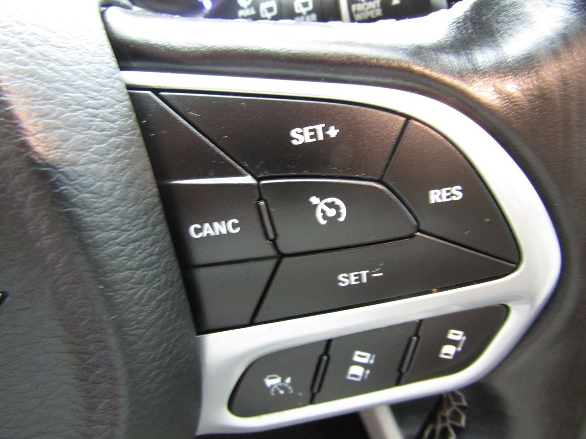 2021 Chrysler Pacifica Hybrid Touring L photo 8
