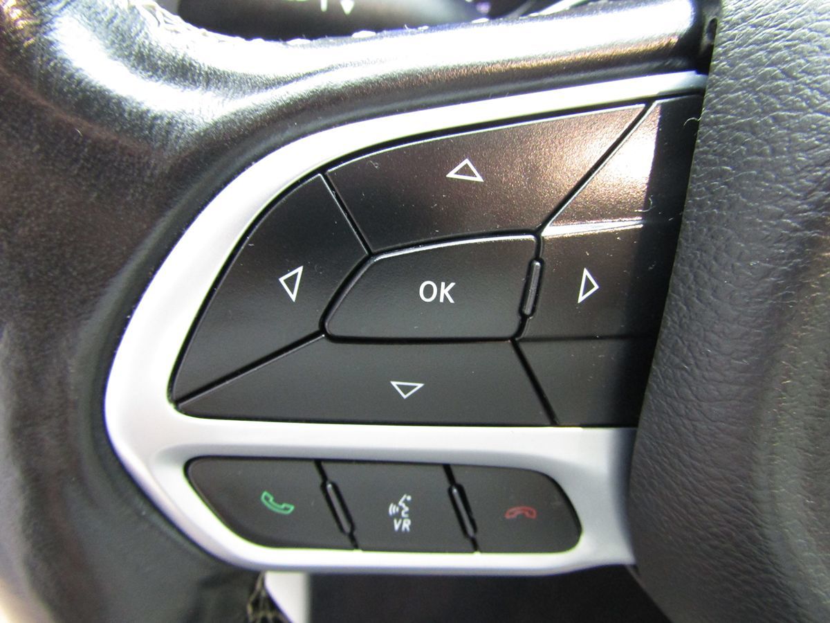 2021 Chrysler Pacifica Hybrid Touring L photo 9