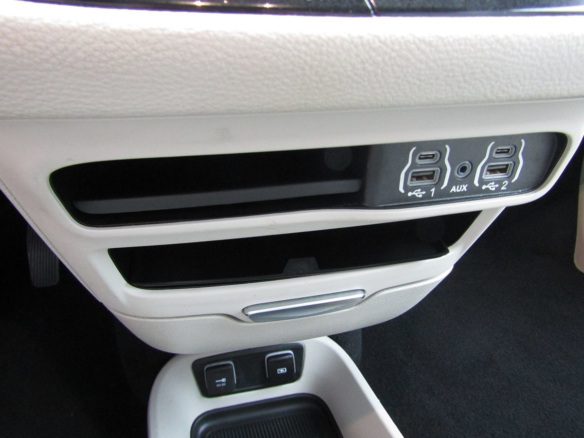 2021 Chrysler Pacifica Hybrid Touring L photo 19