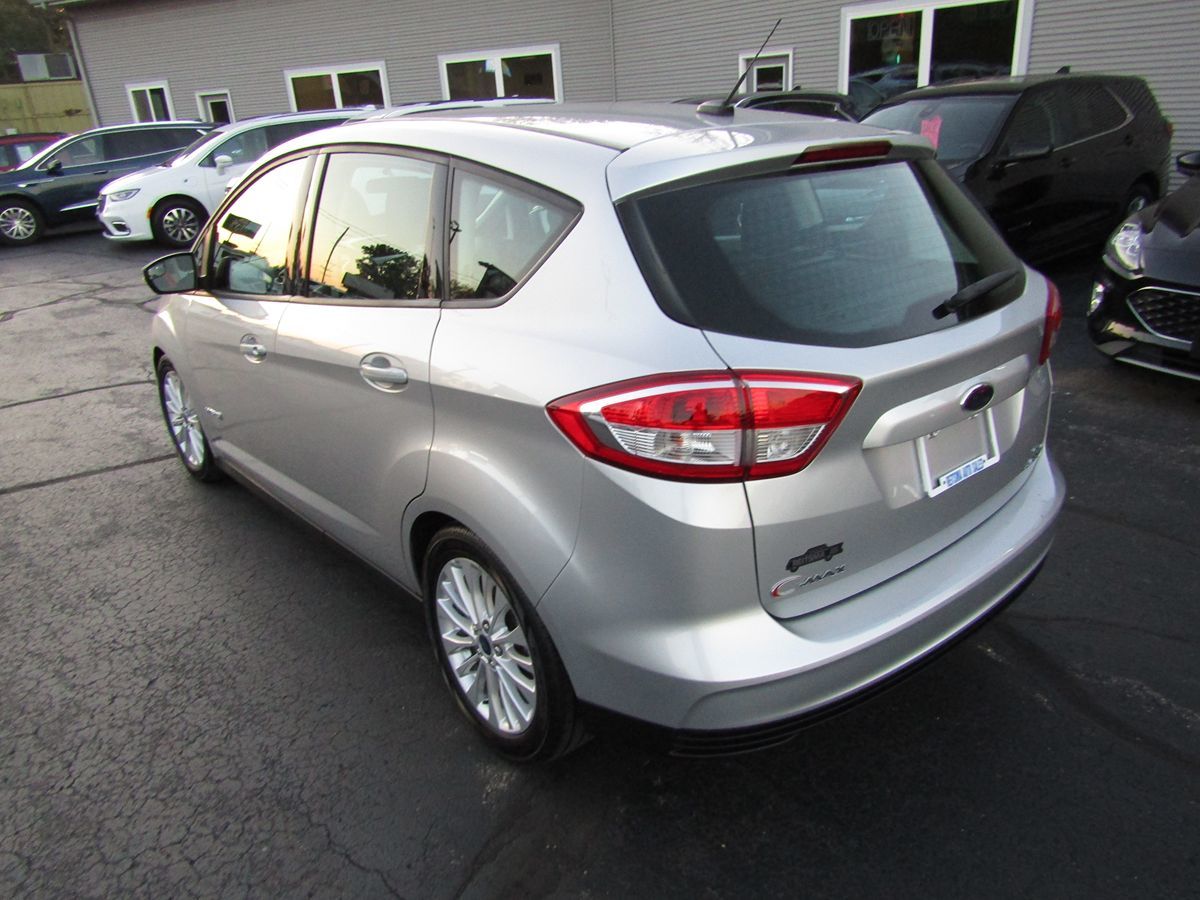 2017 Ford C-Max Hybrid SE photo 3
