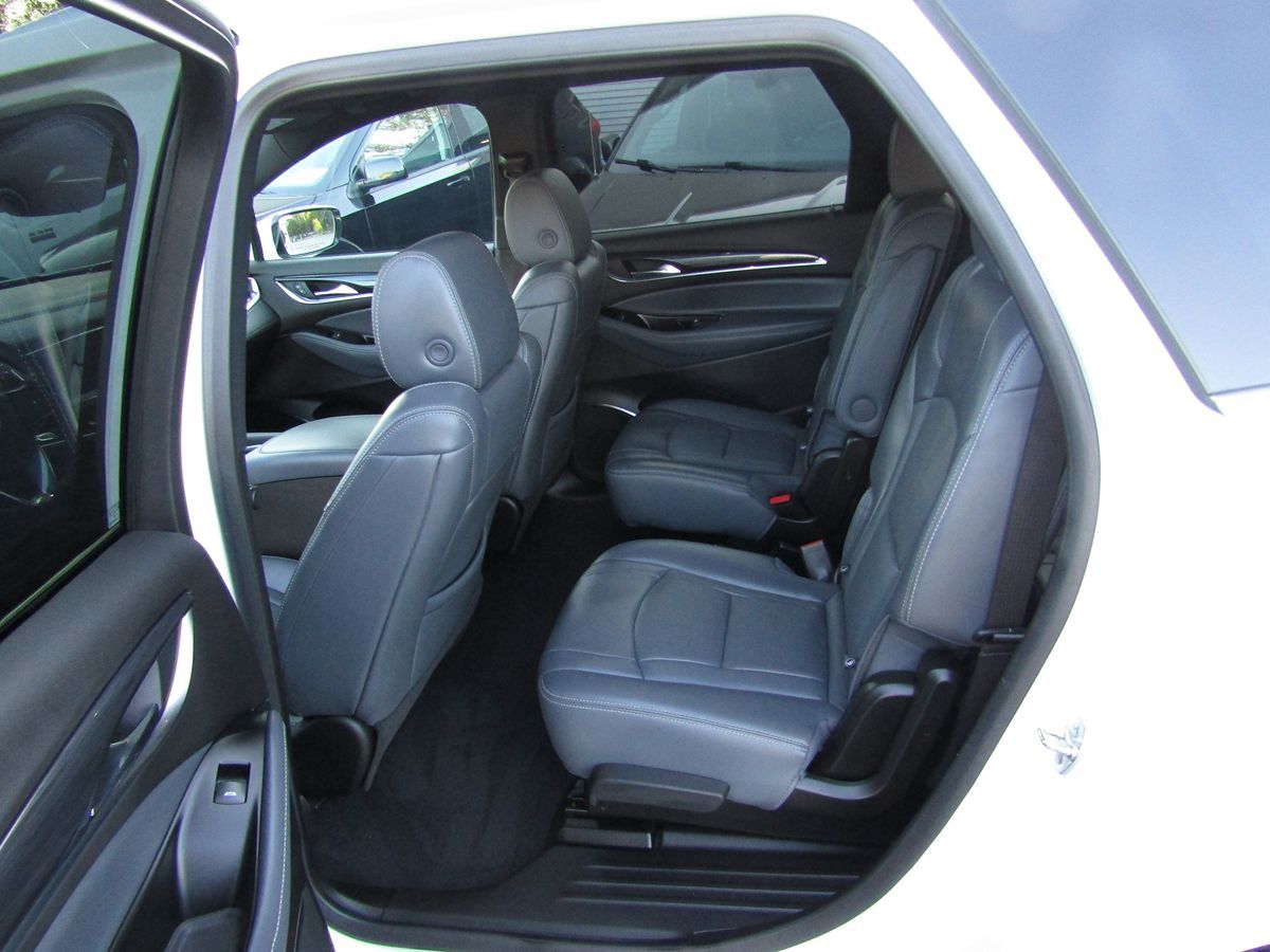 2024 Buick Enclave Premium photo 3