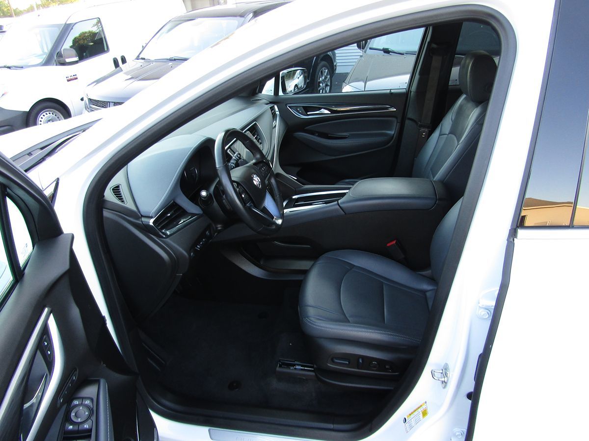 2024 Buick Enclave Premium photo 2