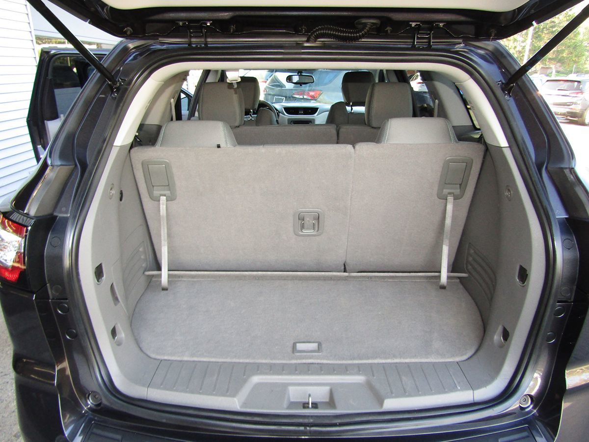 2017 Chevrolet Traverse LS photo 6