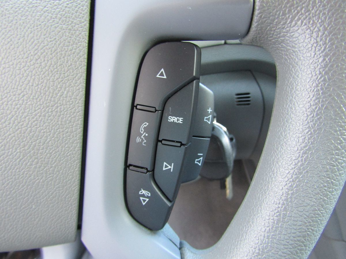 2017 Chevrolet Traverse LS photo 8