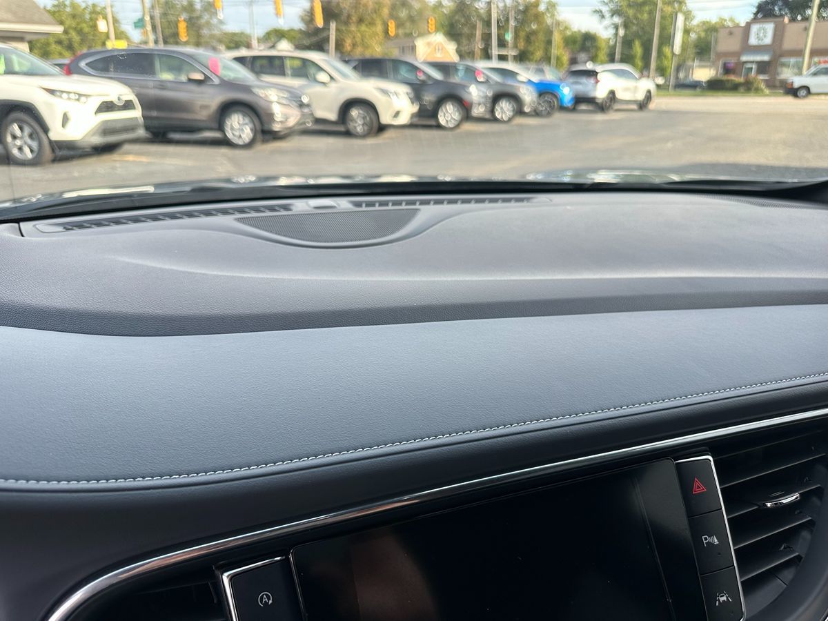 2024 Buick Enclave Premium photo 13