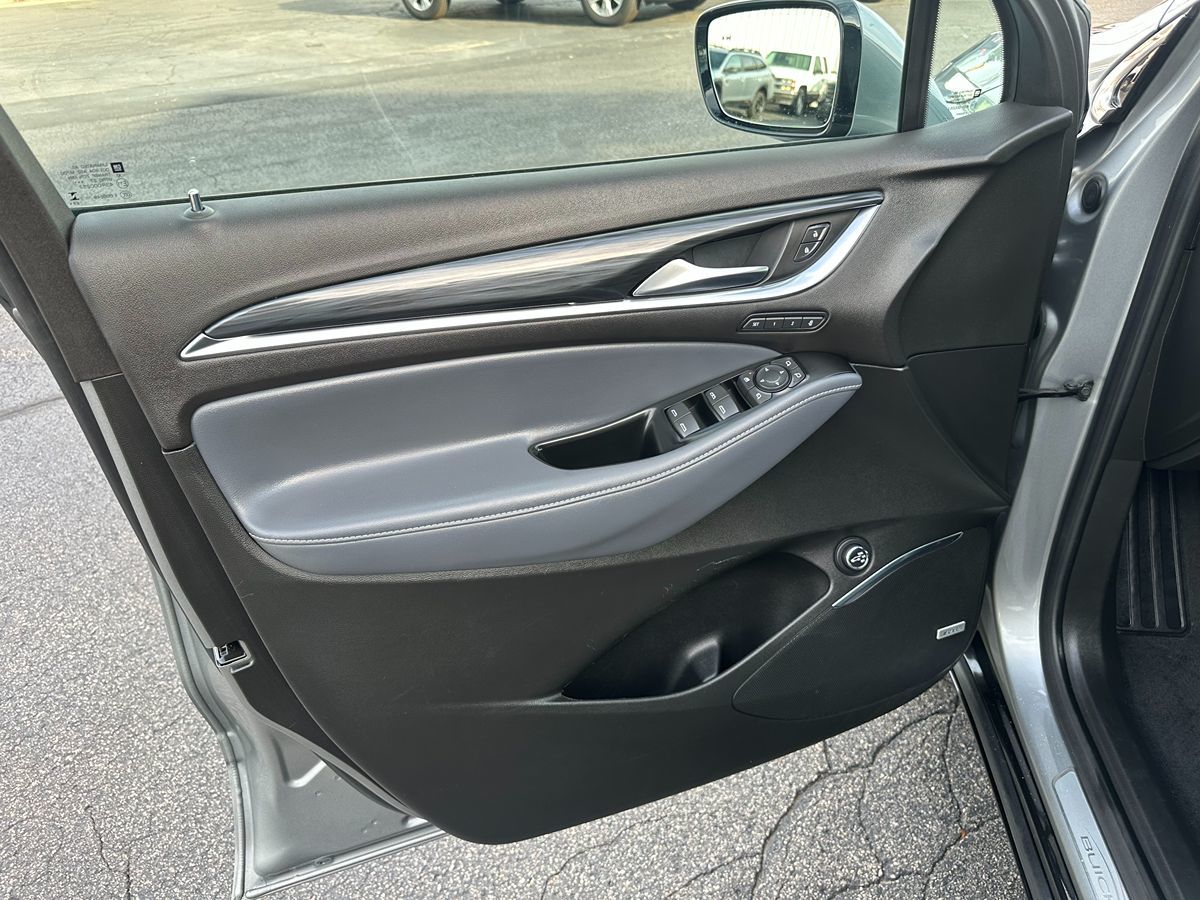 2024 Buick Enclave Premium photo 28