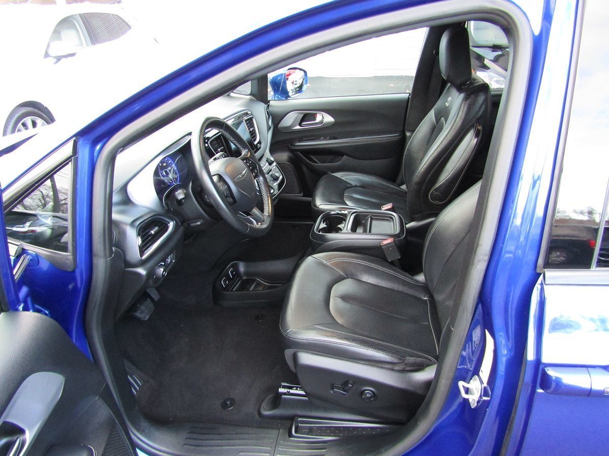 2019 Chrysler Pacifica Touring L photo 4