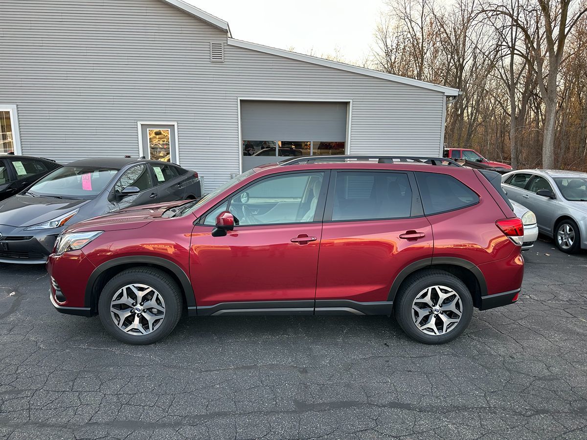 2024 Subaru Forester Premium photo 2