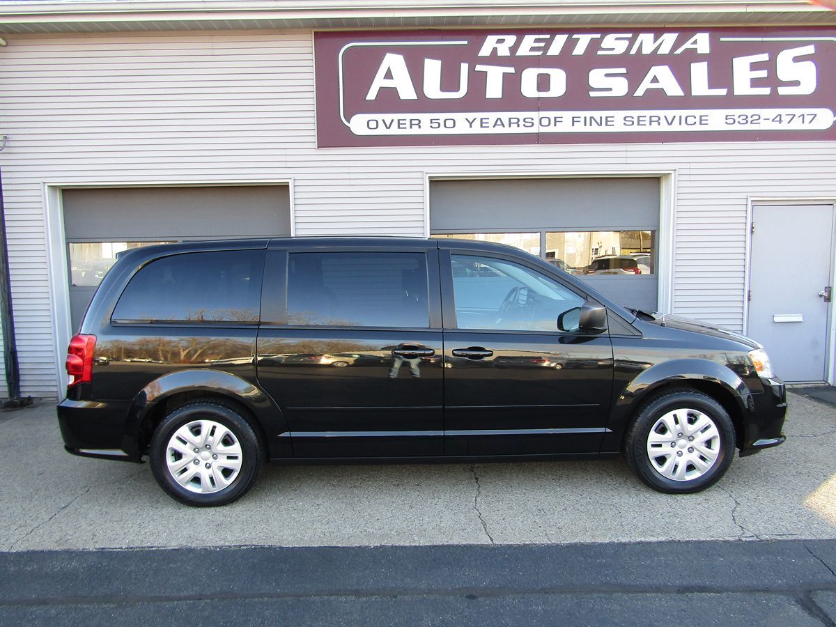 2017 Dodge Grand Caravan SE photo 2
