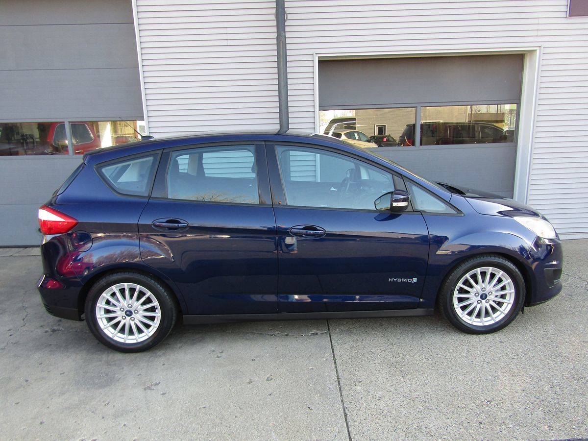 2016 Ford C-Max Hybrid SE photo 2