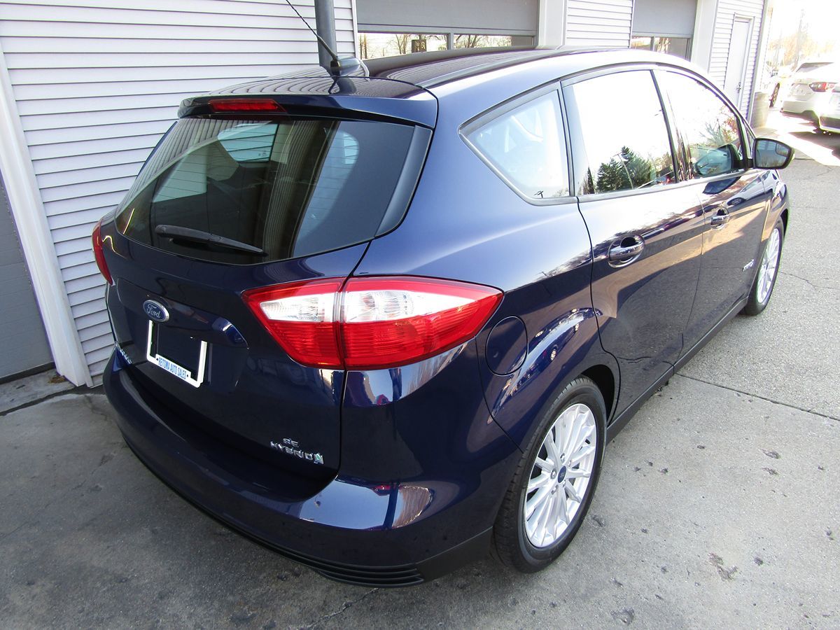 2016 Ford C-Max Hybrid SE photo 3