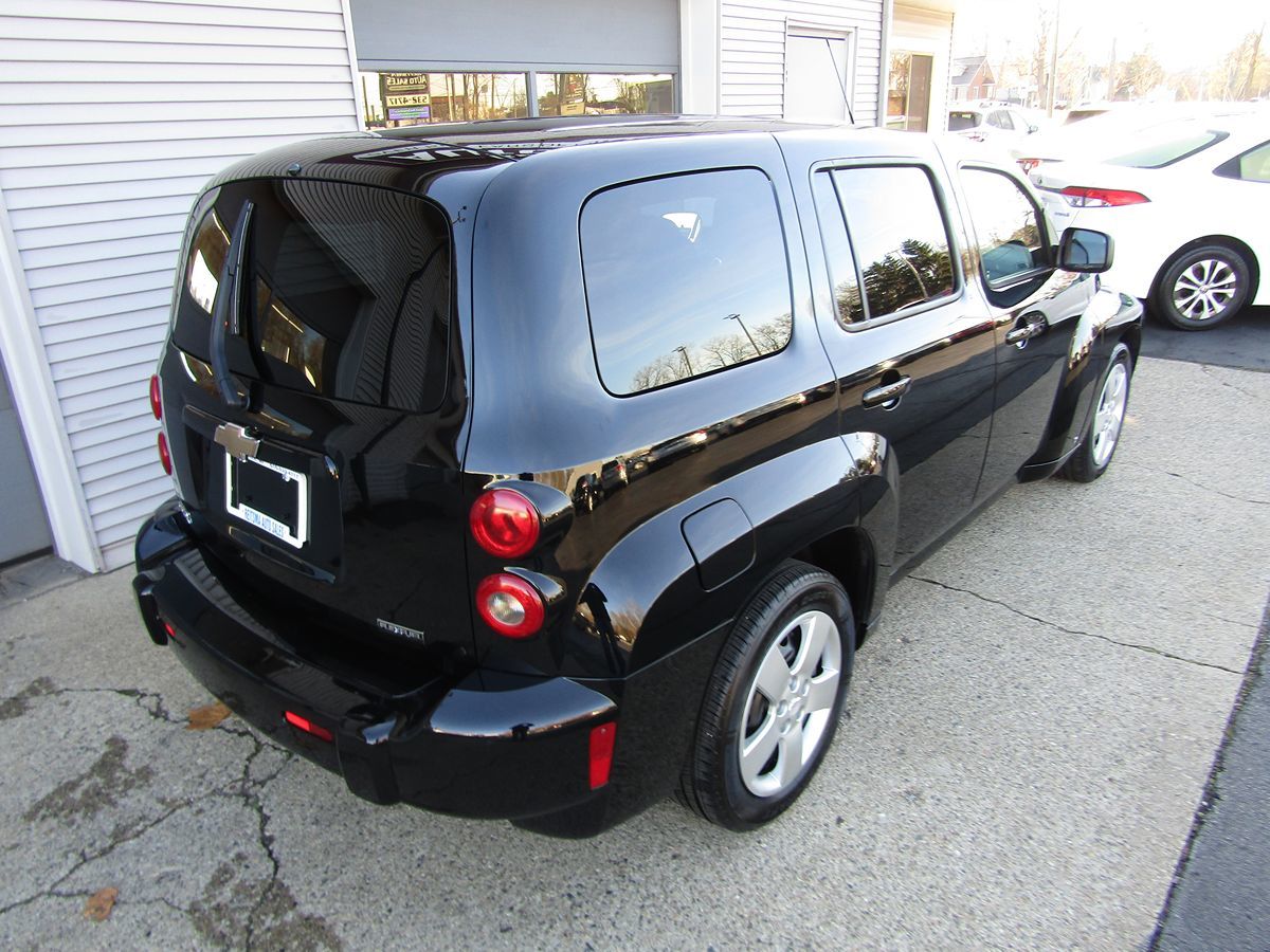 2010 Chevrolet HHR LS photo 3