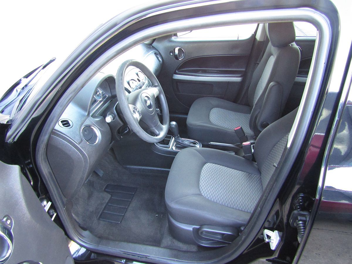 2010 Chevrolet HHR LS photo 4