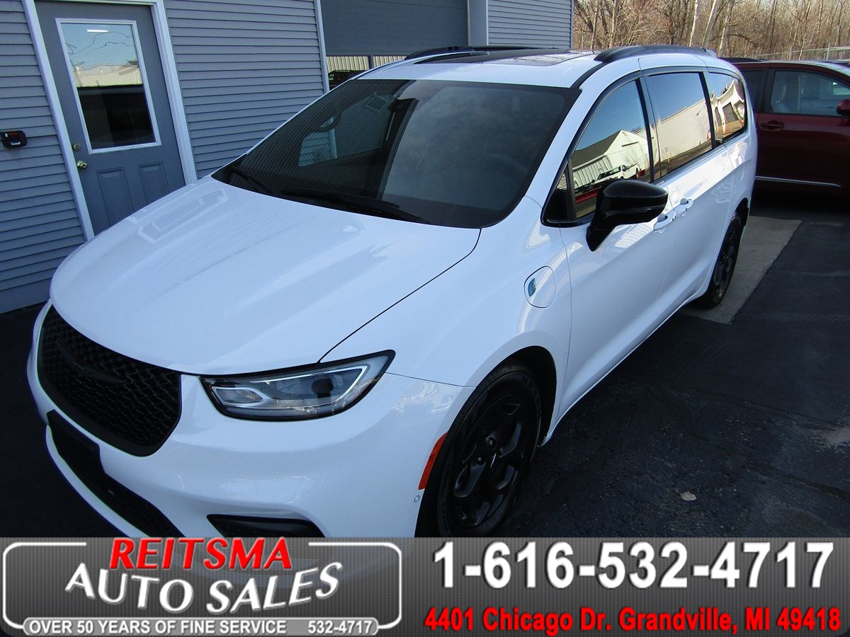 2024 Chrysler Pacifica Hybrid Select Premium S-Appearance PHEV's photo