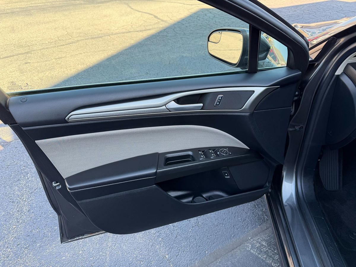2018 Ford Fusion Hybrid S - Photo 27
