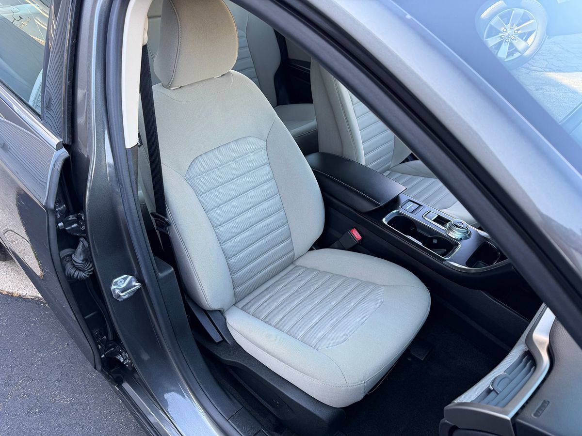 2018 Ford Fusion Hybrid S - Photo 33