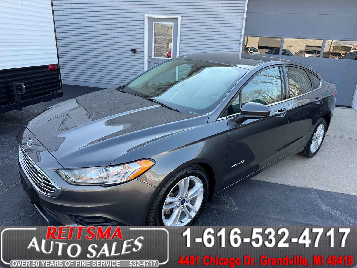 2018 Ford Fusion S's photo