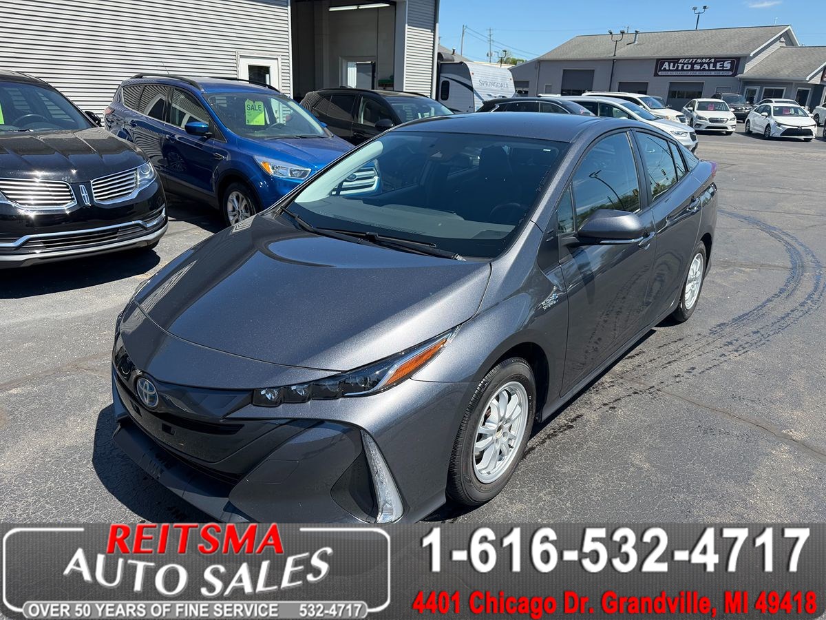 2022 Toyota Prius Prime XLE's photo
