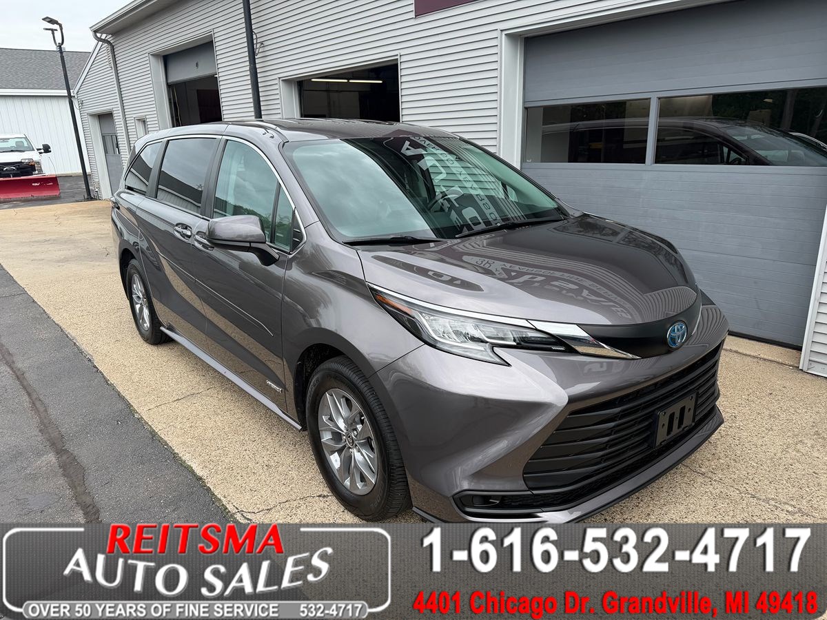 2021 Toyota Sienna's photo