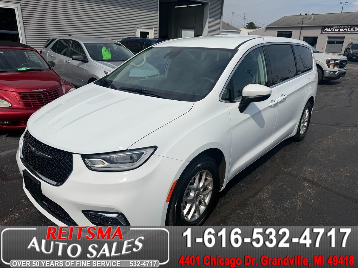 2023 Chrysler Pacifica Touring L