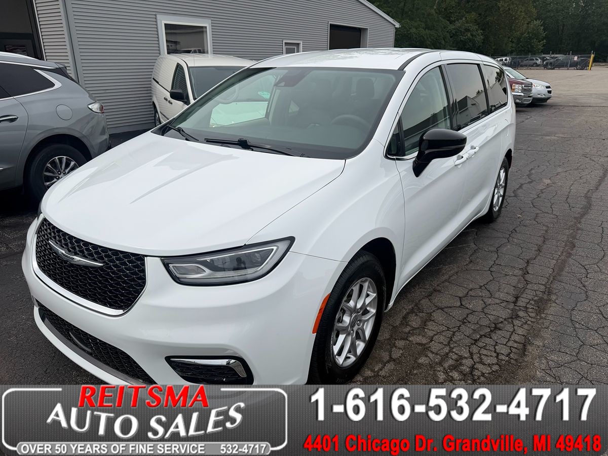 2024 Chrysler Pacifica Touring L