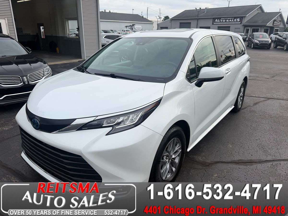2023 Toyota Sienna XLE