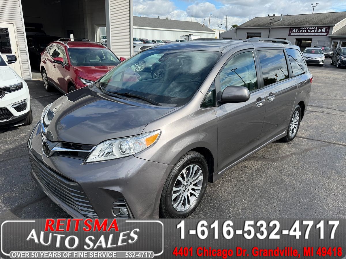 2018 Toyota Sienna XLE