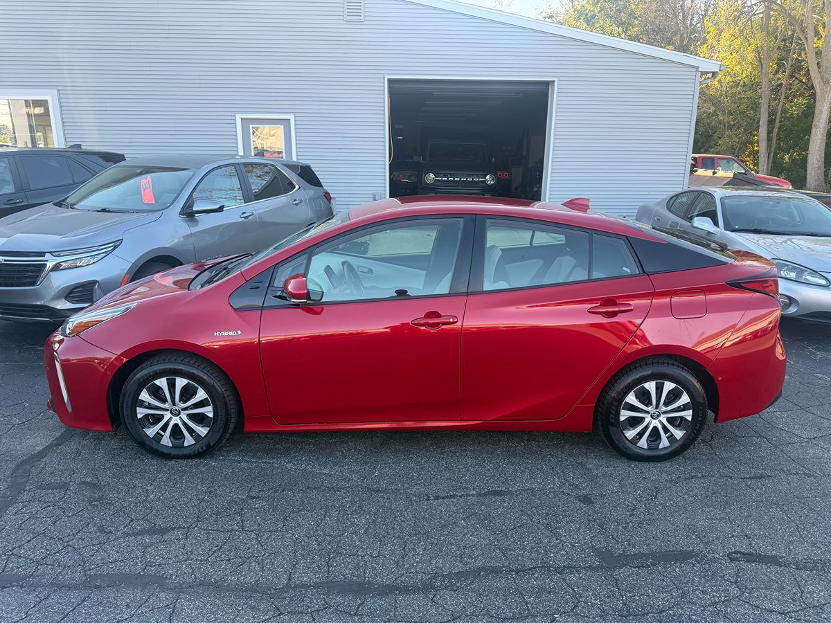 Toyota Prius photo 2