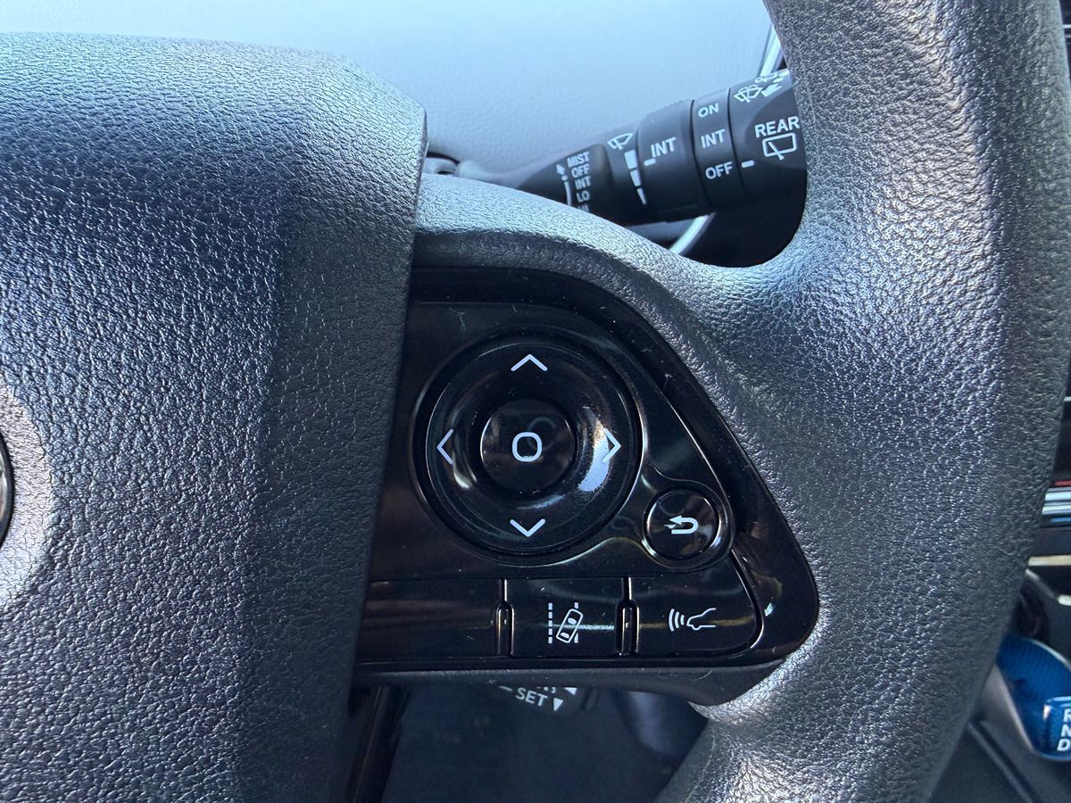 Toyota Prius photo 7