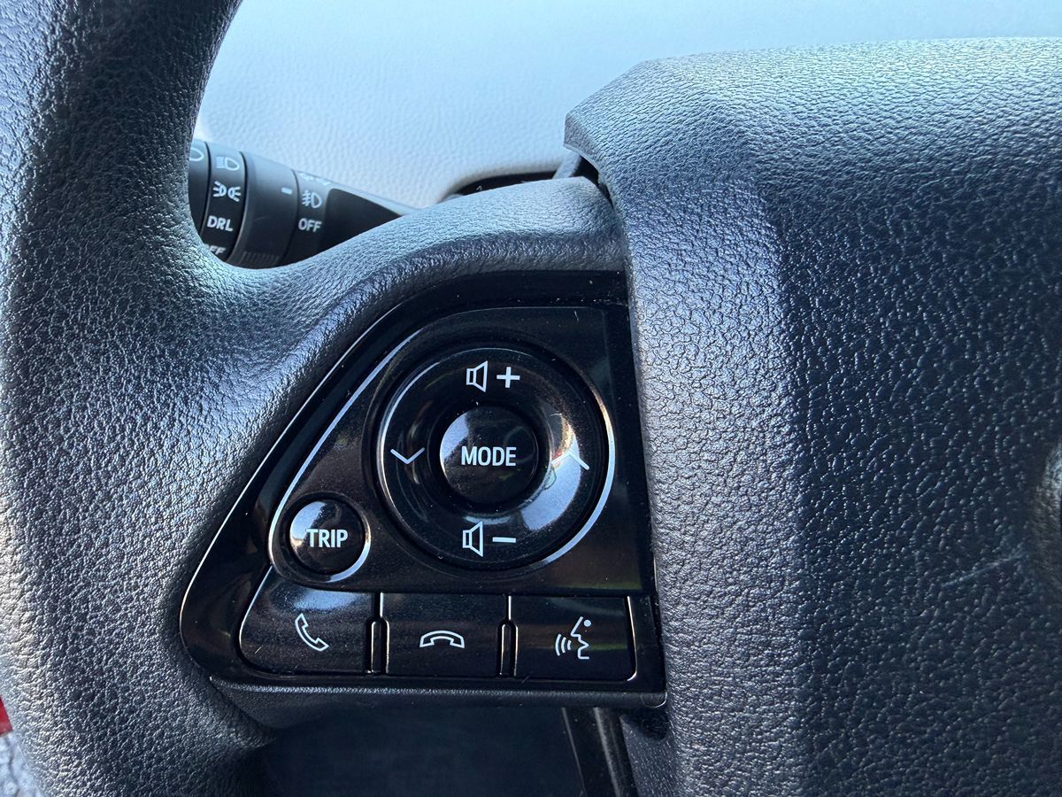 Toyota Prius photo 8