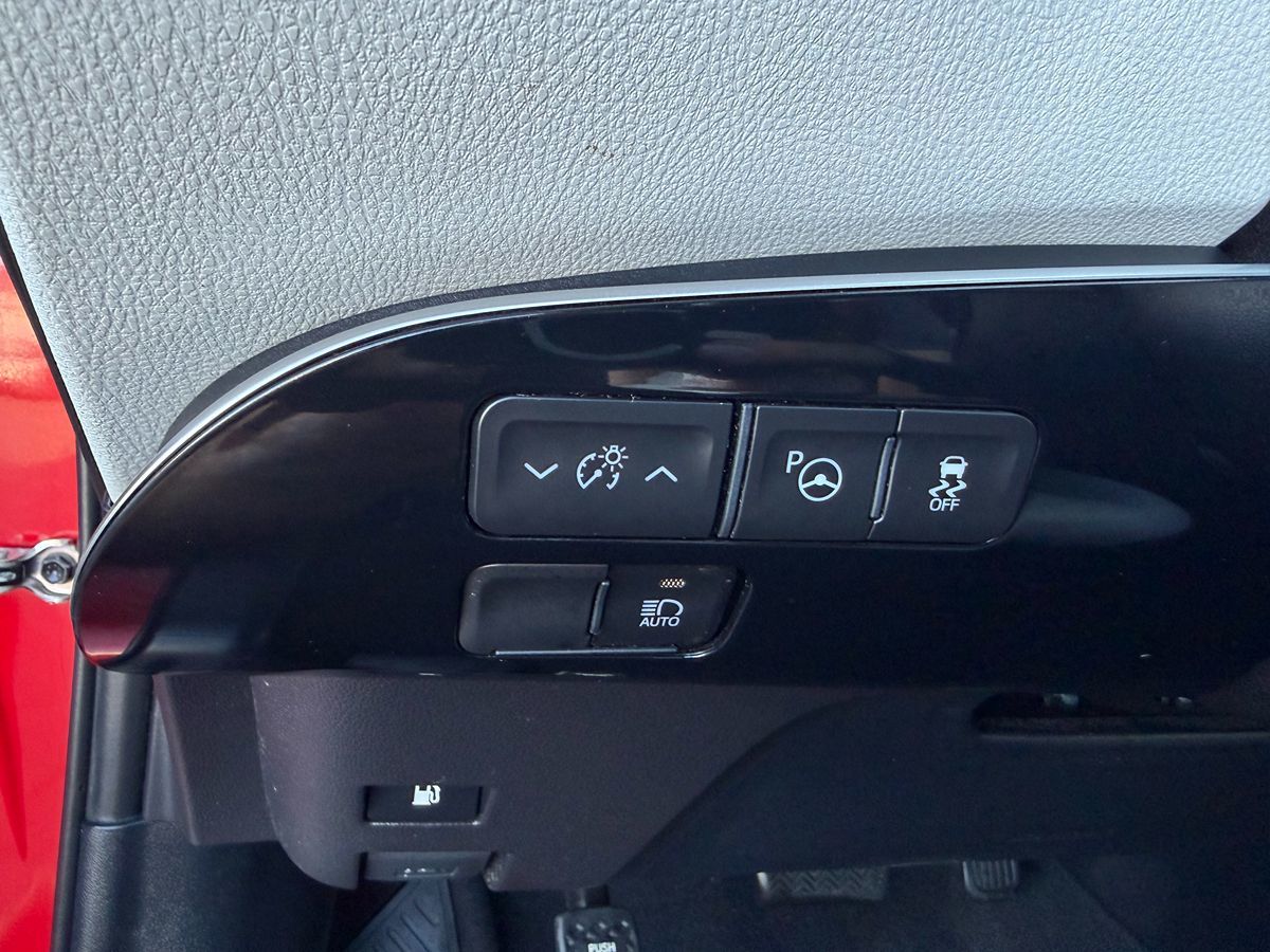 Toyota Prius photo 11