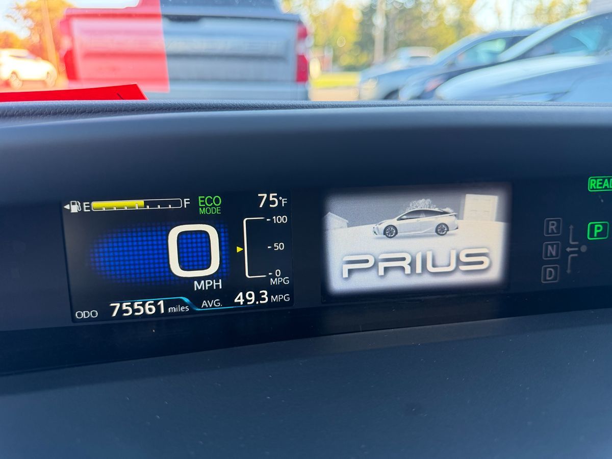 Toyota Prius photo 12