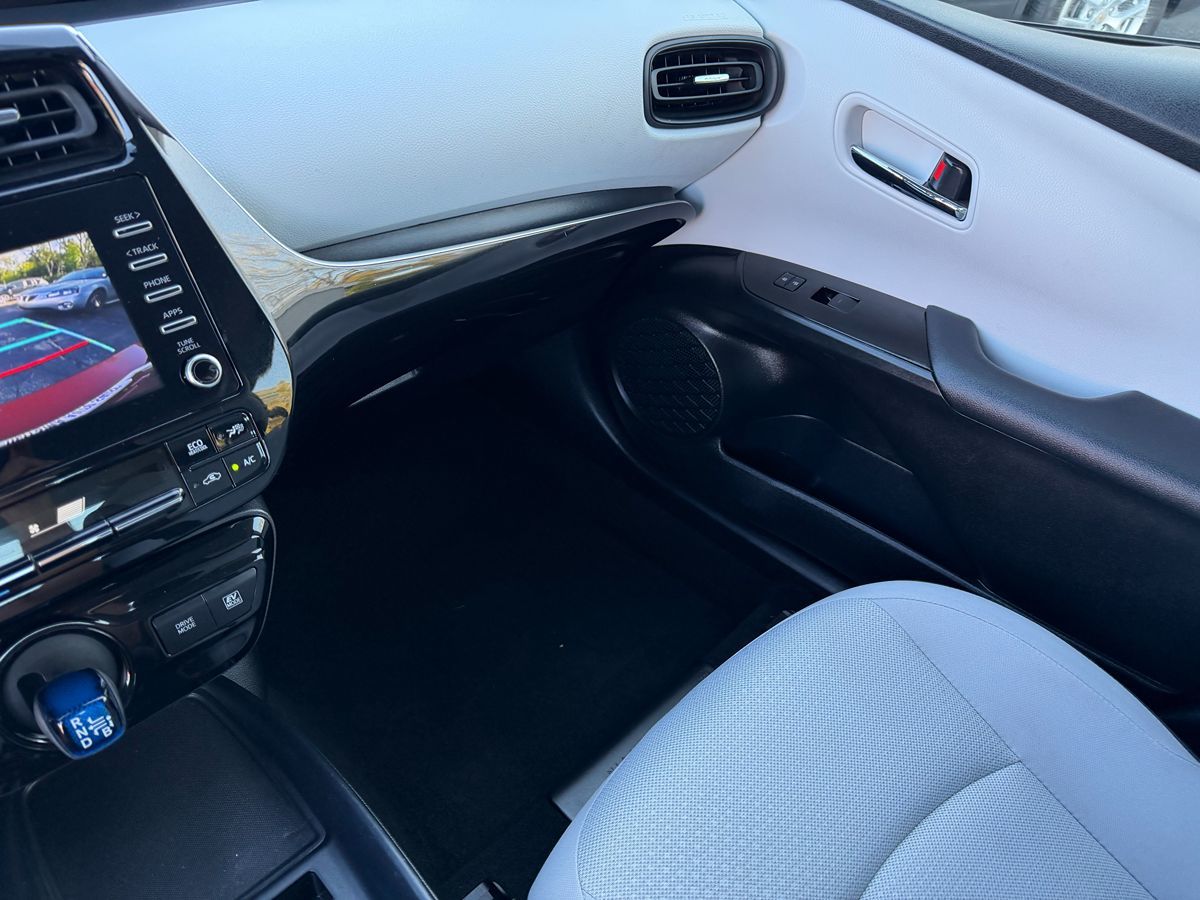 Toyota Prius photo 24