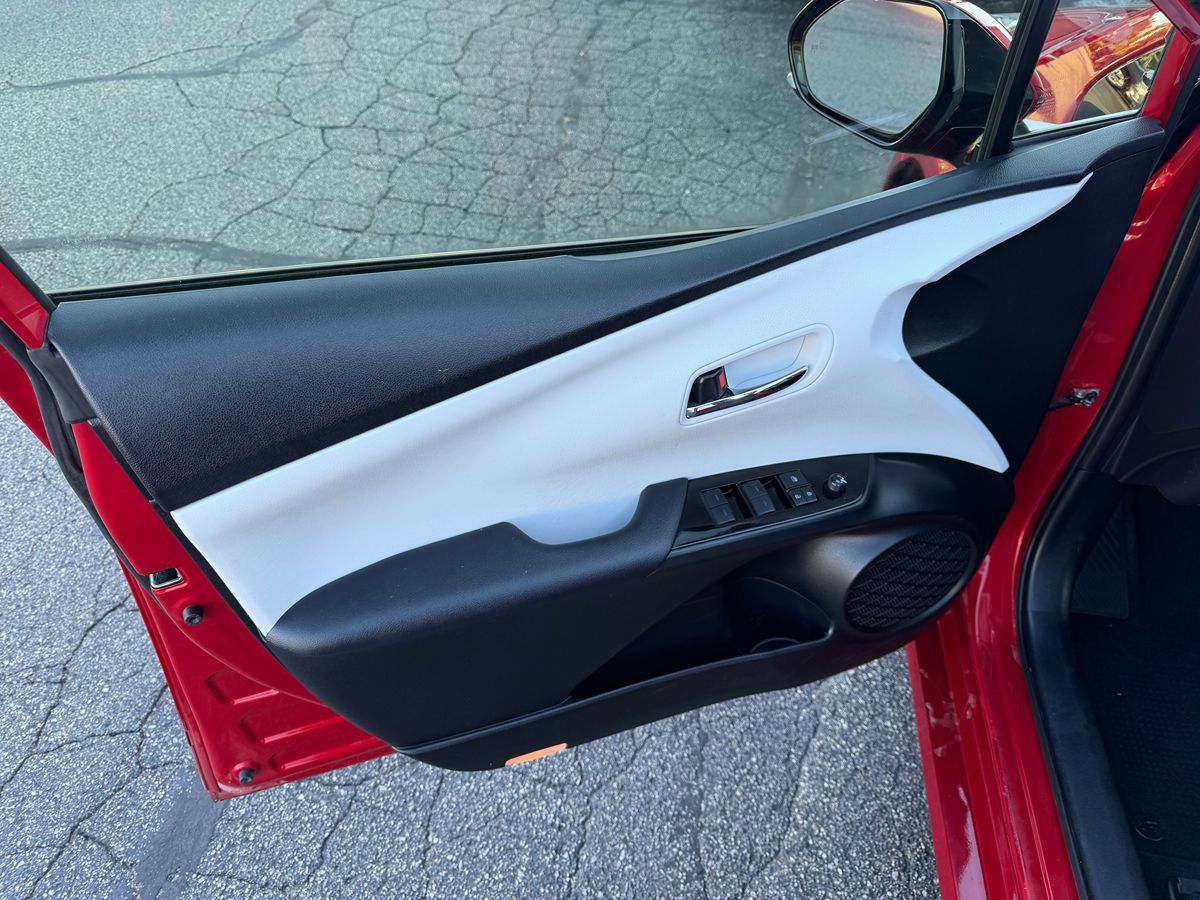 Toyota Prius photo 26