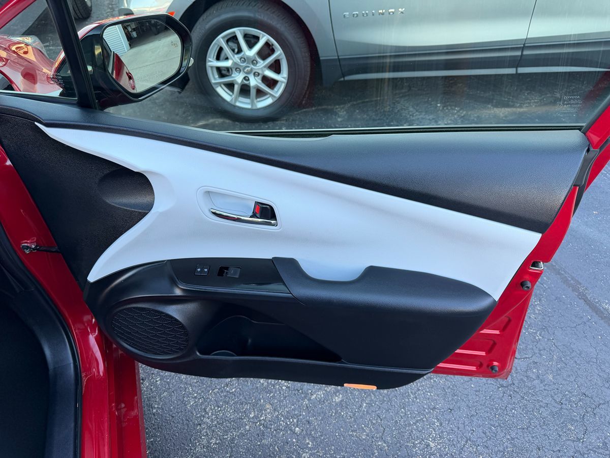 Toyota Prius photo 30