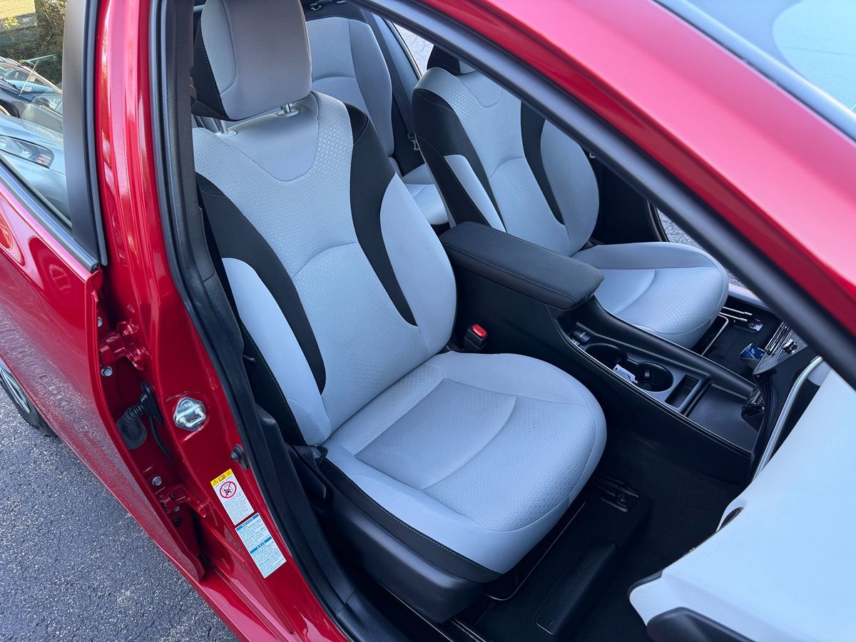 Toyota Prius photo 32