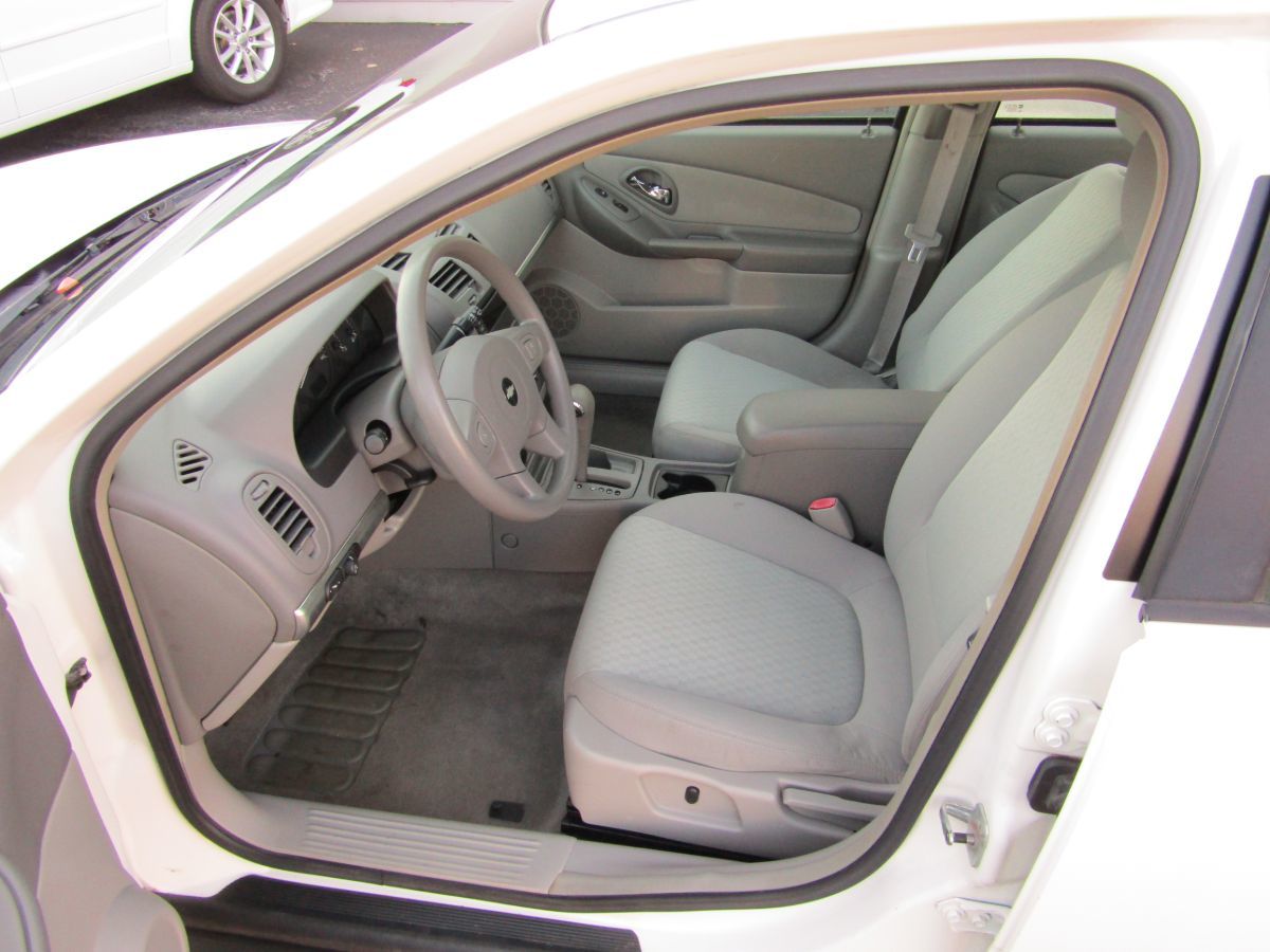 The Malibu Maxx SS Is The Performance Chevy Everyone Forgot Existed, image size:1200x900