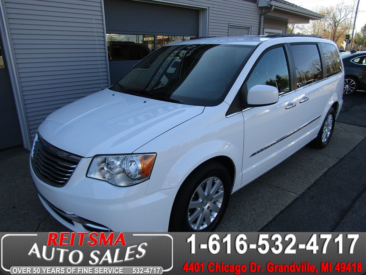 2015 Chrysler Town & Country Touring