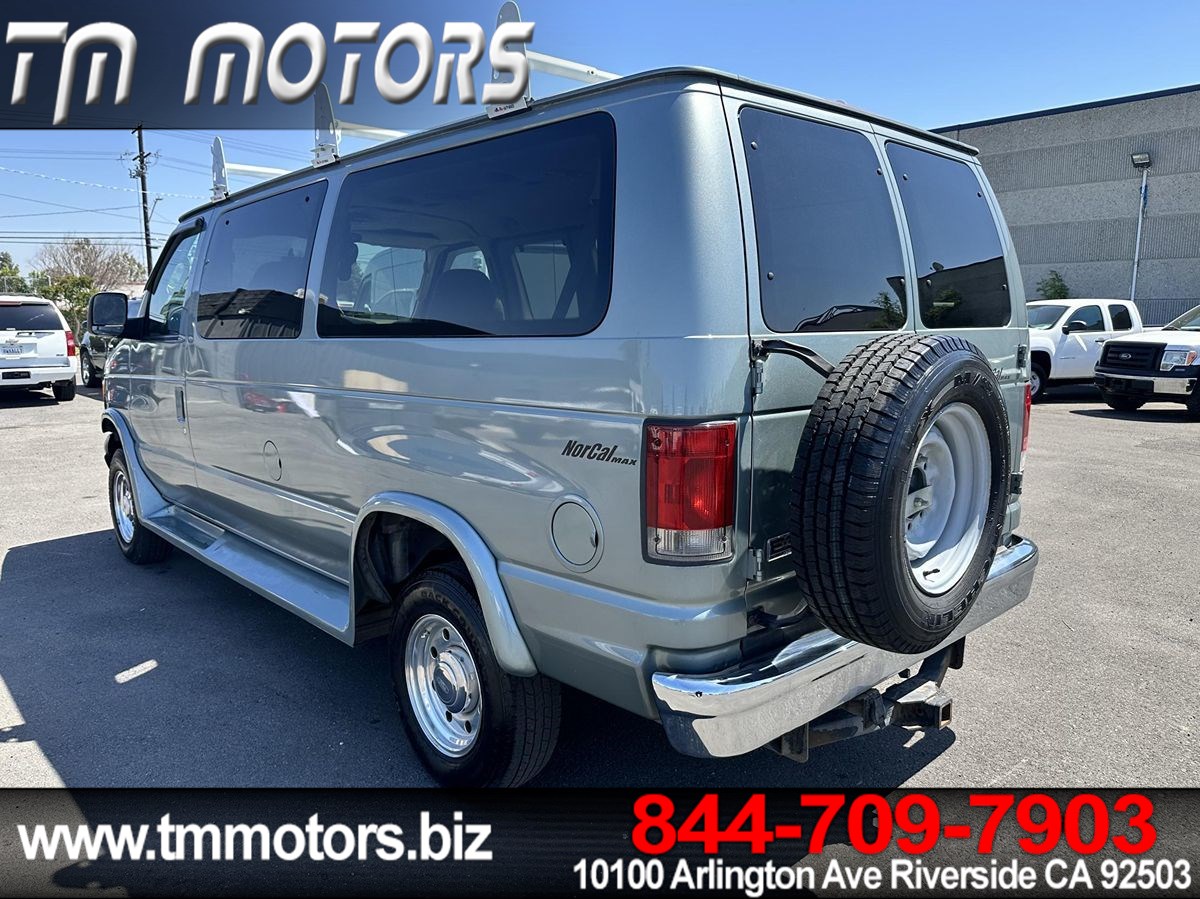 2006 Ford E-350 photo 4