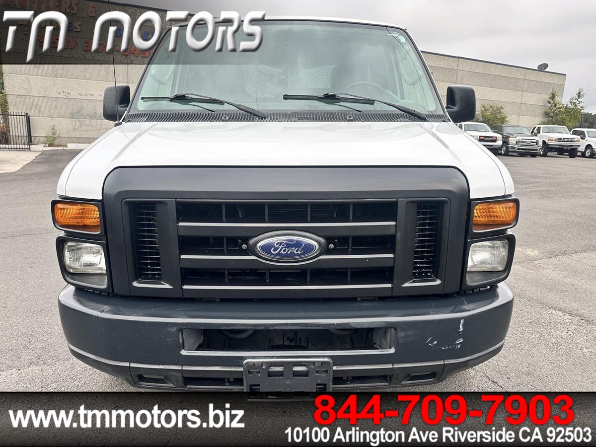 2009 Ford E-350 photo 2