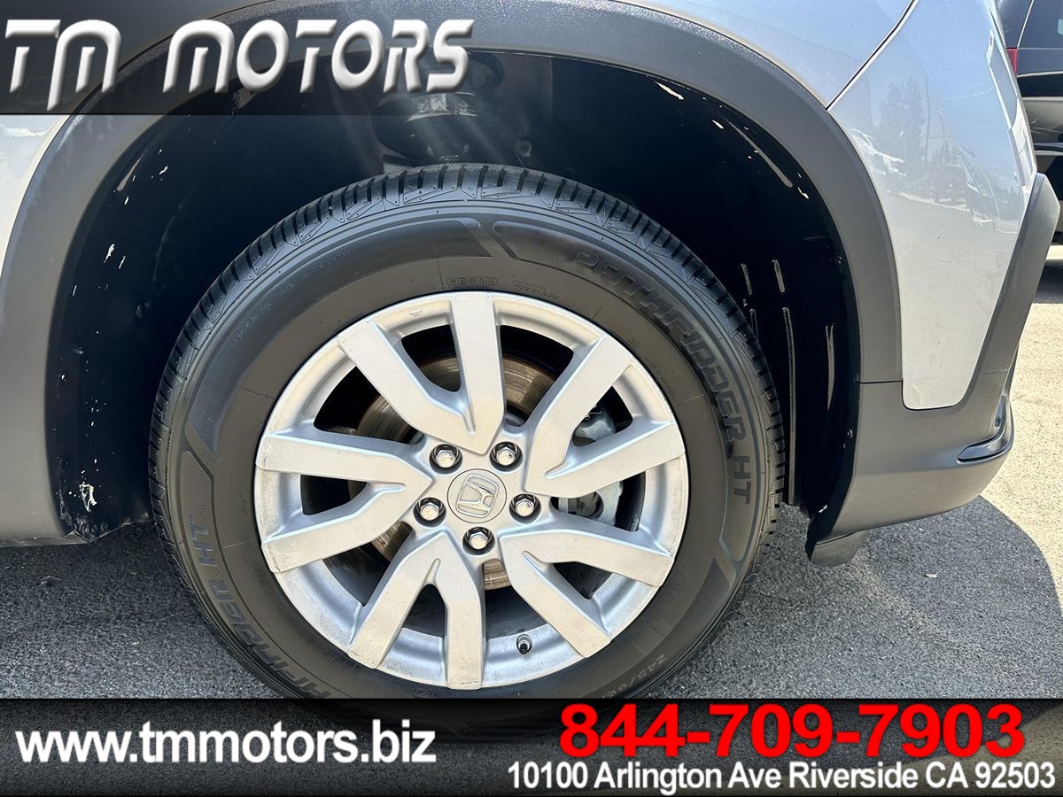 2019 Honda Pilot LX photo 10